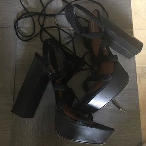 Steve Madden Black platforms with straps
